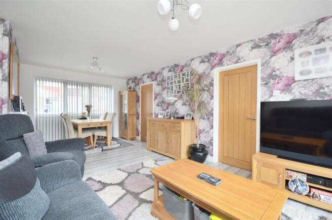 Sitting / Dining Room