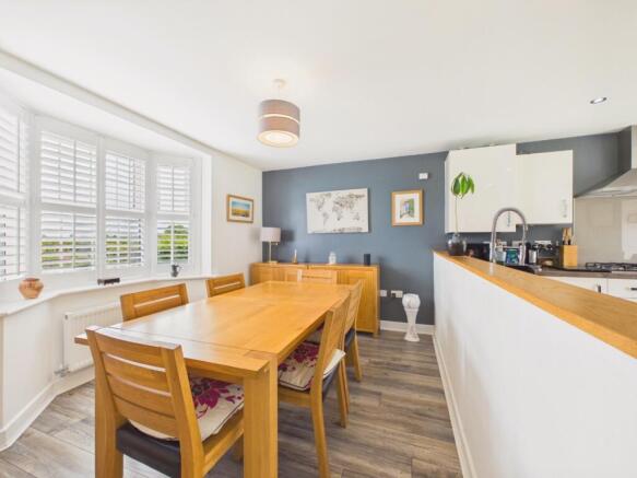4 bed Detached for sale Image 7