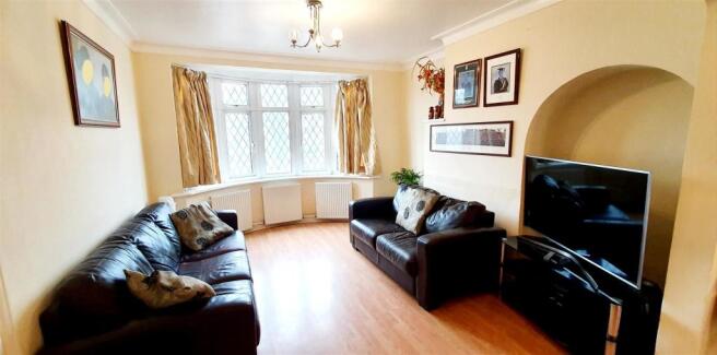 LOUNGE: