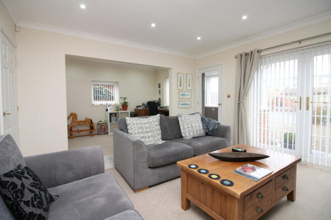 Ullswater Avenue,  Fleetwood, FY7 photo 4