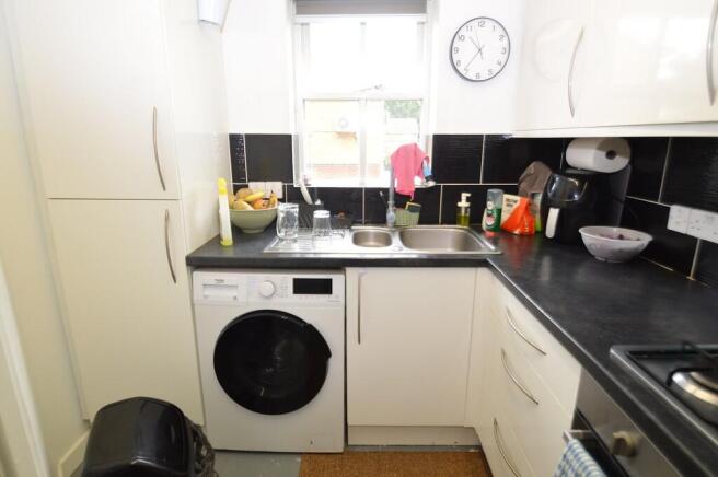 Brookhill Road, London photo 4
