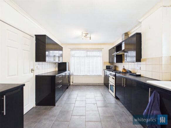 4 bed Semi-Detached for sale Image 6