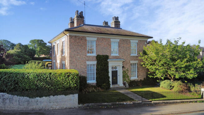 6 bed Detached for sale Image 6