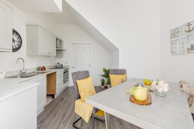 A05 - Church Close 10 The Quay Dartmouth, Flat 1b 