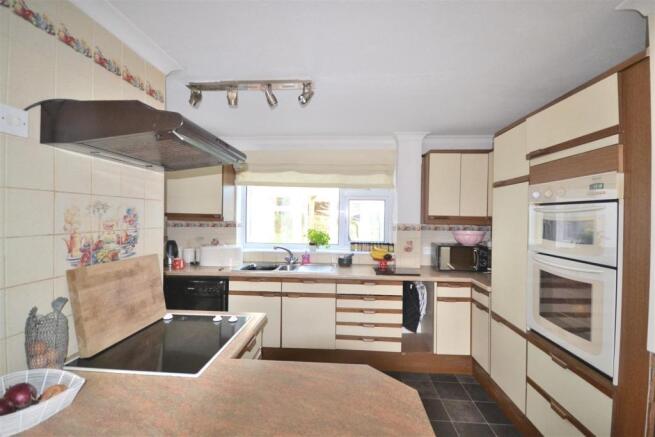 Kitchen.JPG