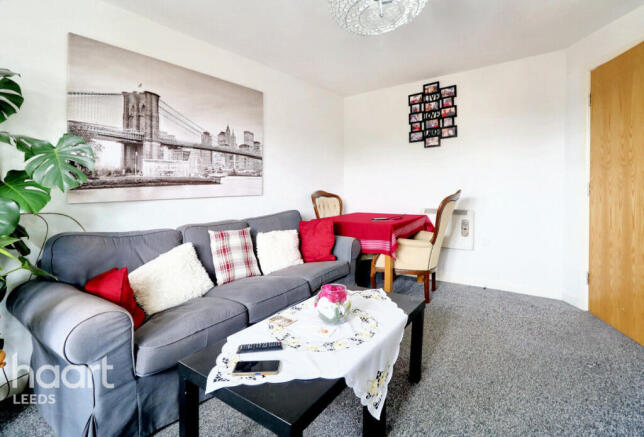 2 bed Apartment for sale Image 4