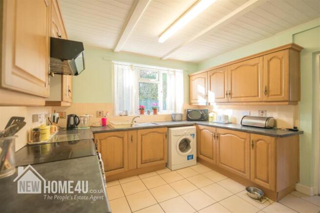 KITCHEN:
