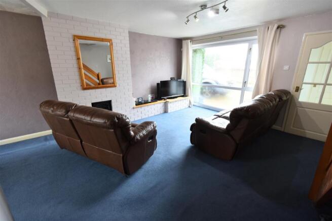 11 Oak Close, Living Room (1).JPG