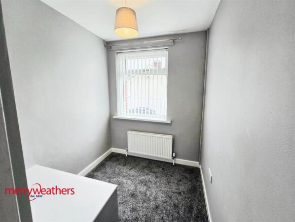 3 bed Terraced to rent Image 11