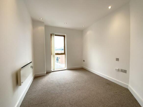 2 bed Apartment to rent Image 6