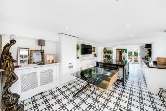 KITCHEN 5.jpg