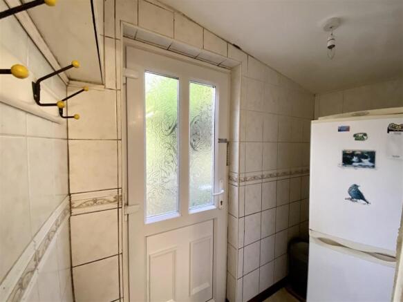 KITCHEN: