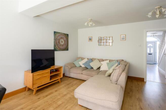 4 bed Semi-Detached for sale Image 5