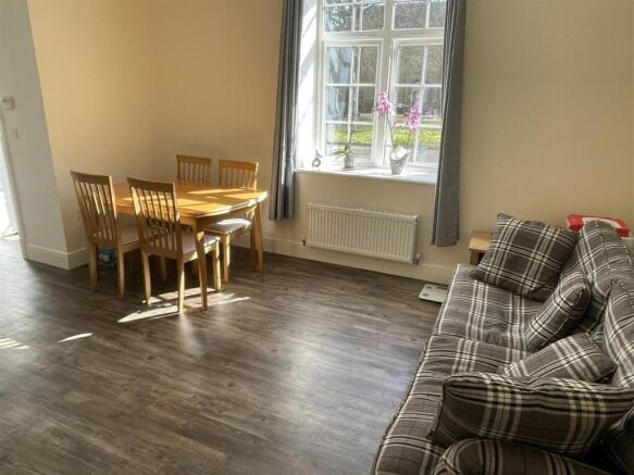 A P Ellis Road, Upper Rissington, Cheltenham photo 4