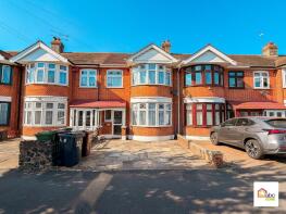 32, Havering Gardens, Romford RM6 5AA