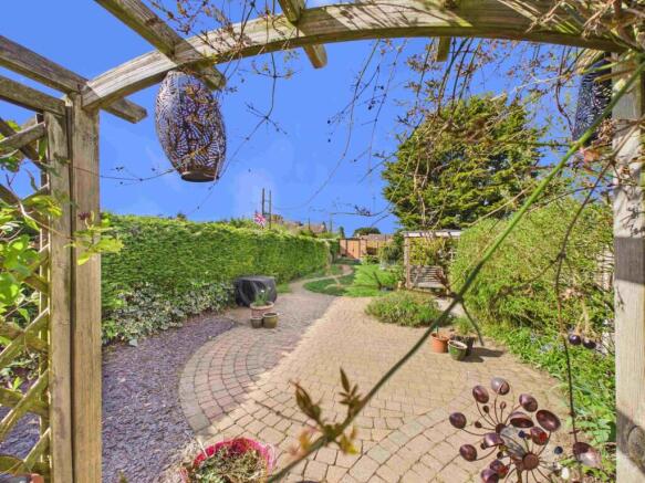 Garden- Mark Stephens EweMove Newmarket and Soham 