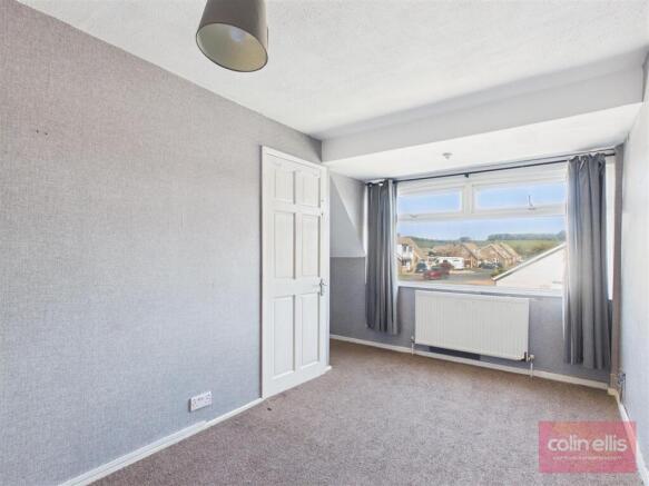 3 bed Semi-Detached Bungalow for sale Image 11