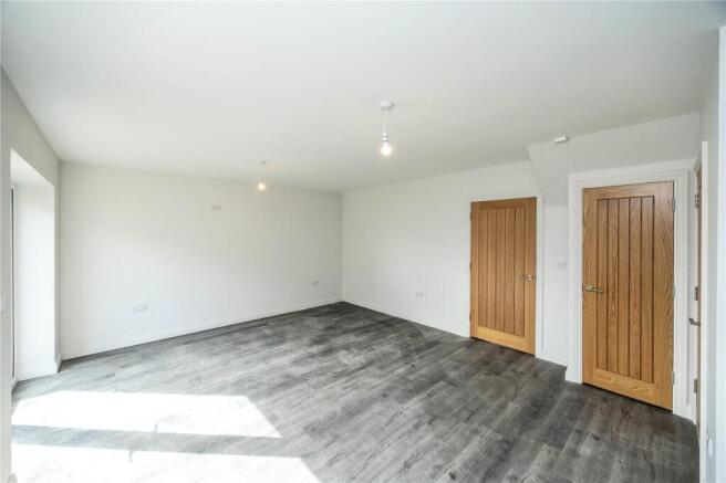 5 bed Semi-Detached for sale Image 10