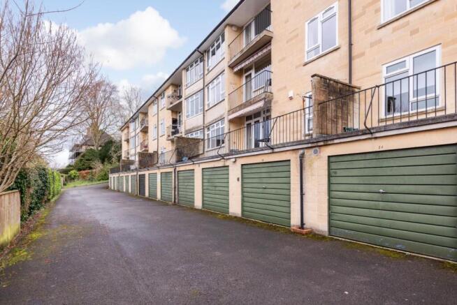 9 Chatham Park Bath, BA2 6JR-16.jpg