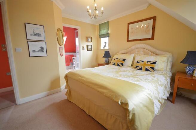 BEDROOM ONE (Alterna