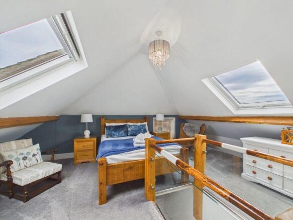 3 bed Semi-Detached for sale Image 10