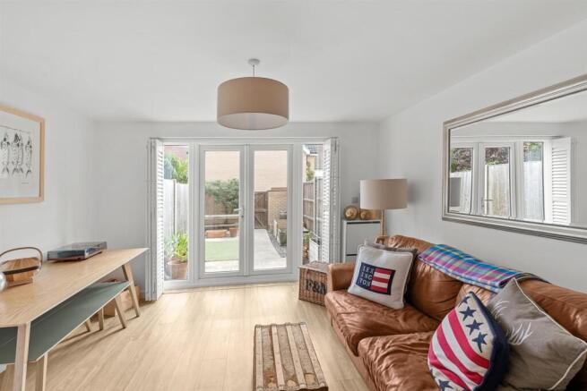 17-WillowcroftWay-012.jpg