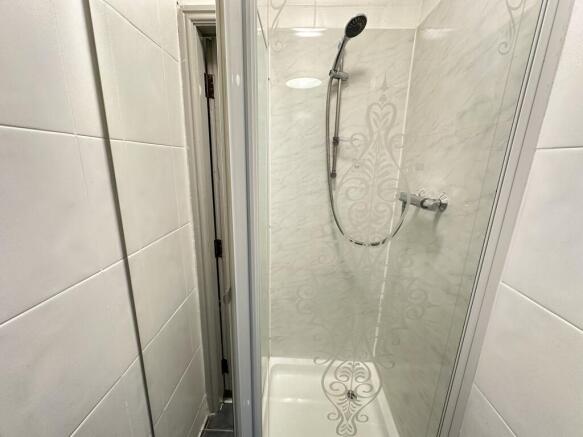1 bed Flat to rent Image 5