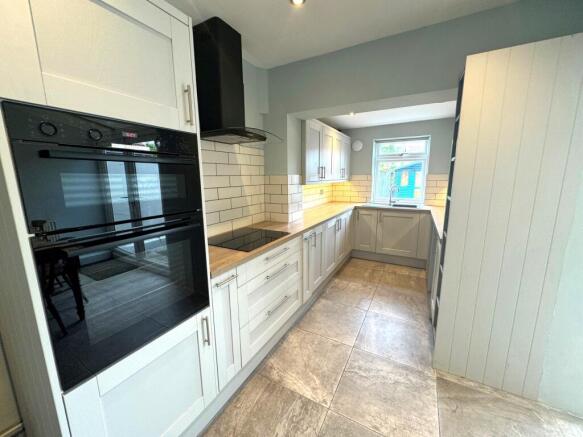 Musbury Road, Axminster photo 4