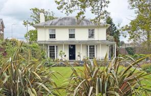 39 Bryn Helen, South Road, Caernarfon LL55 2HP