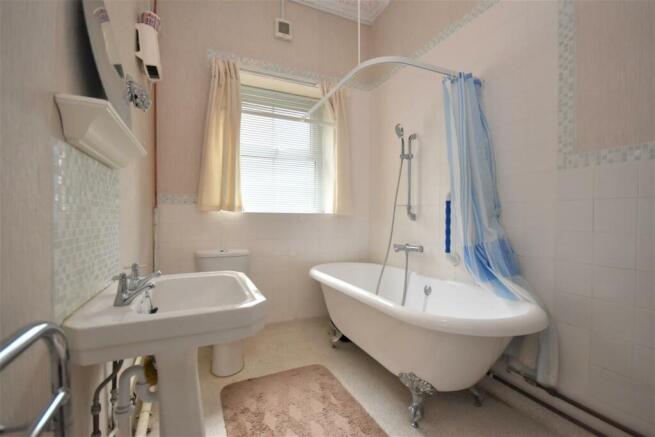 Bathroom.JPG