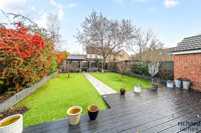 f60e59e001da4b62930d3cbec2bcf91d