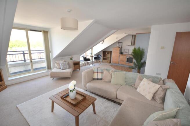 Open plan living.JPG