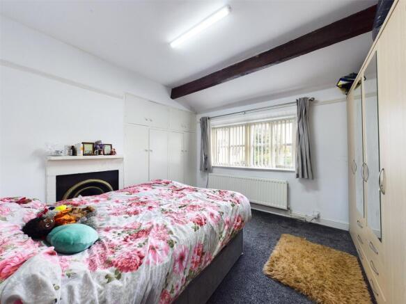 Cemetery Road, Bradford, West Yorkshire, BD7 photo 4