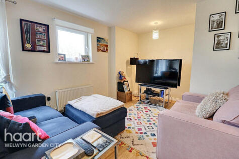 Eddington Crescent, Welwyn Garden City