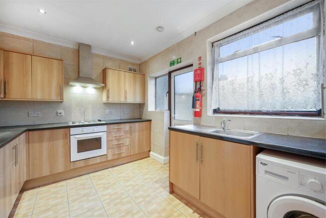 947 Harrow Road - P0jLtWfMssbMnPU42WvK.jpg