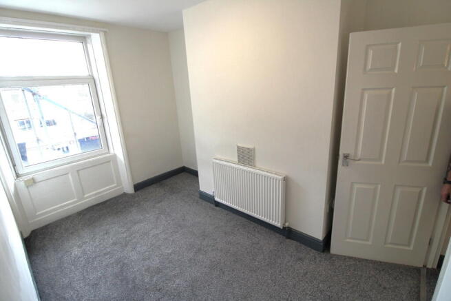 2 bed Terraced to rent Image 5