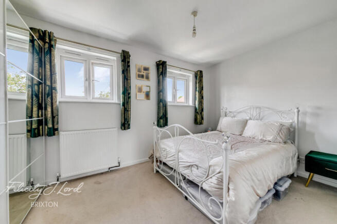 Estoria Close, London photo 5