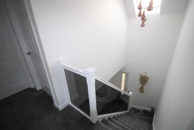 STAIRCASE & LANDING