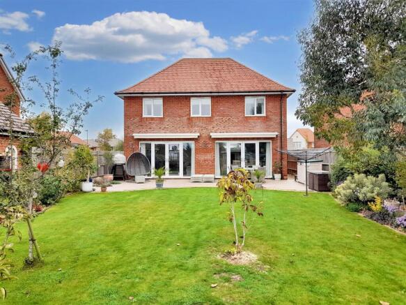 Rear garden 1 new.jpg