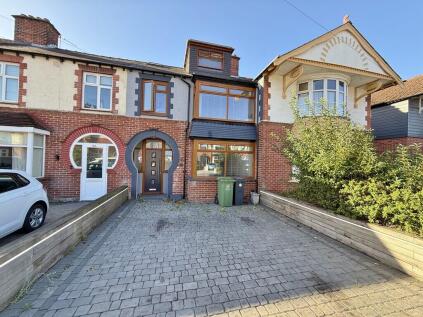 Hawthorn Crescent, Highbury