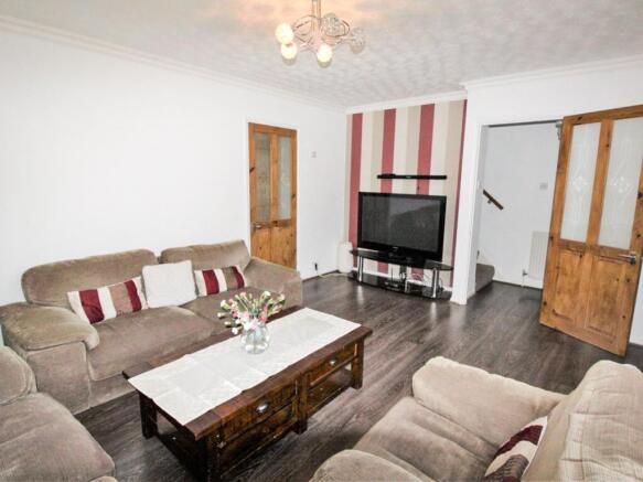 Lukin Crescent E4