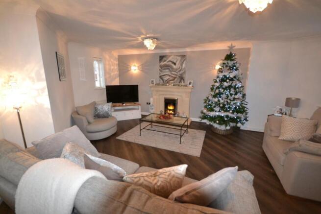FAMILY LOUNGE