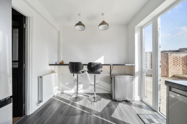 1439743-10-69d67c...