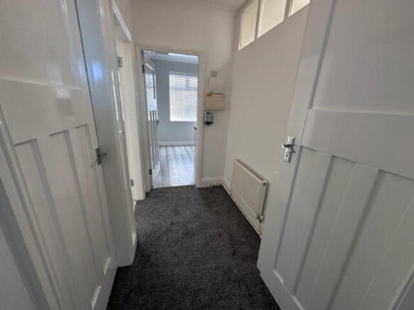1 bed Flat to rent Image 4