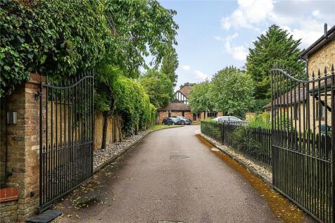 Lynford Close, Arkley, Herts, EN5