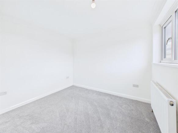 2 bed Apartment to rent Image 11