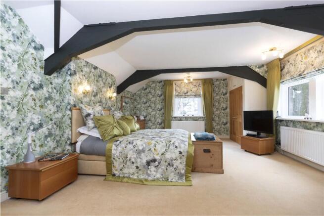 8 bed Detached for sale Image 11