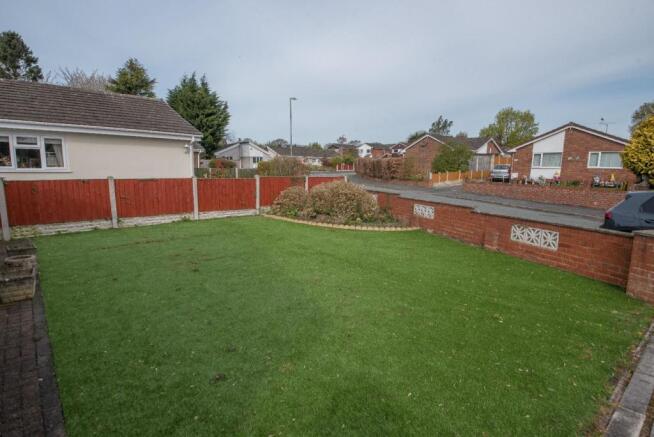 FRONT GARDEN