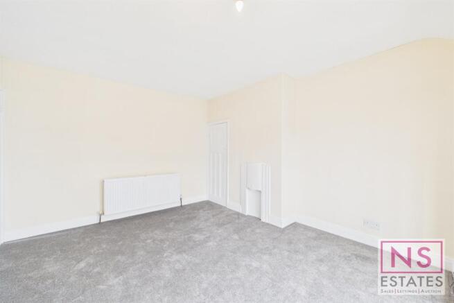 3 bed Terraced for sale Image 12