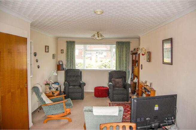 Lounge/Dining Room